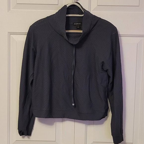 Koral Tops - EUC Amazing Cut Out look Activewear Top